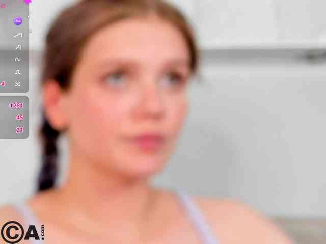 Alisa-Allison webcam