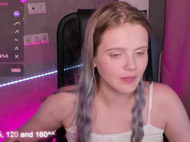 Alisa-Allison webcam