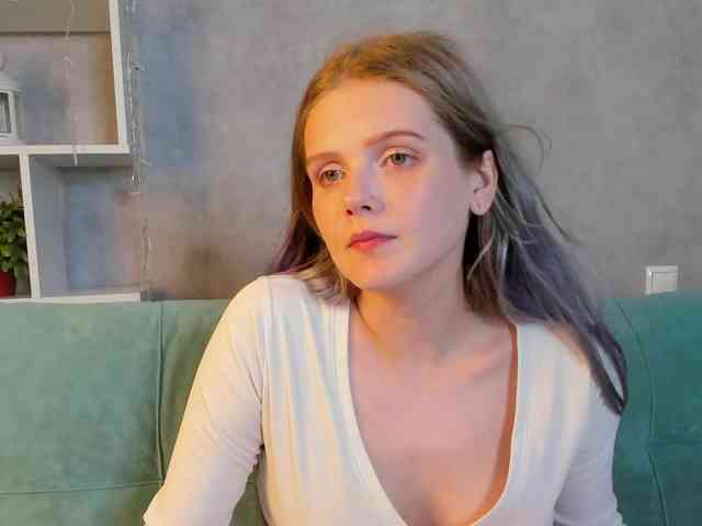 Alisa-Allison webcam
