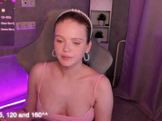Alisa-Allison webcam