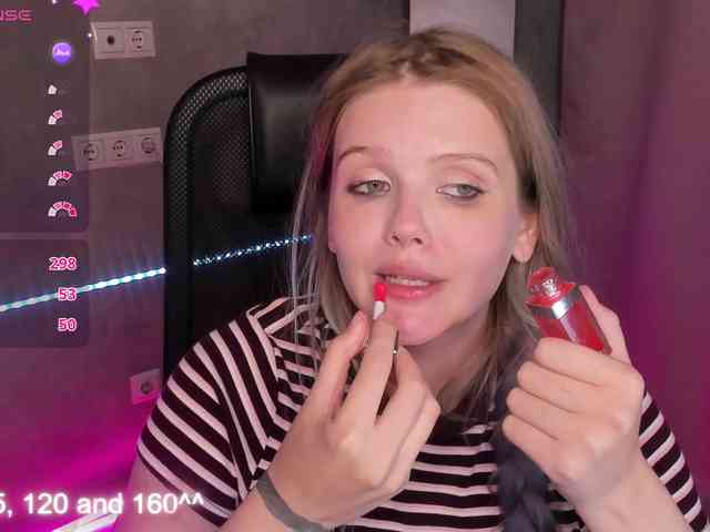 Alisa-Allison webcam