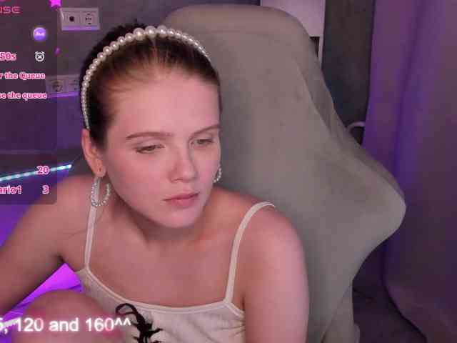 Alisa-Allison webcam