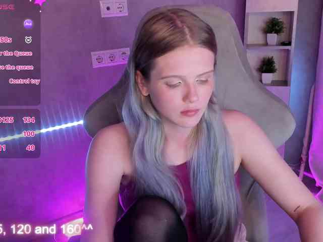 Alisa-Allison webcam
