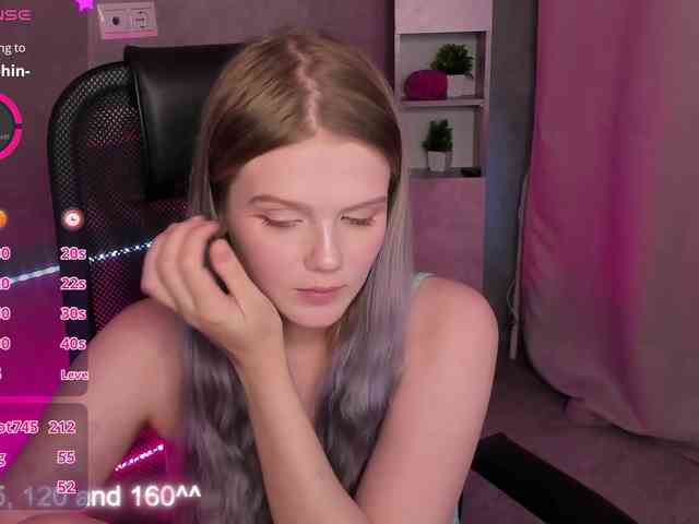 Alisa-Allison webcam