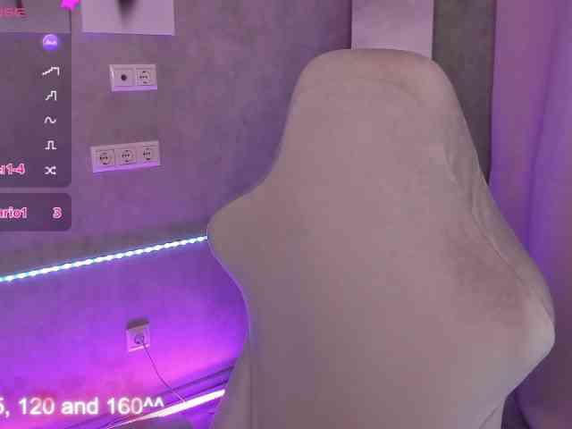 Alisa-Allison webcam