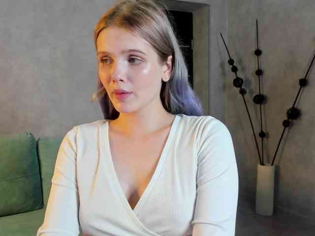 Alisa-Allison webcam