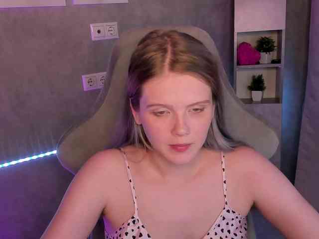Alisa-Allison webcam