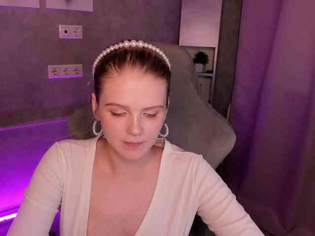 Alisa-Allison webcam