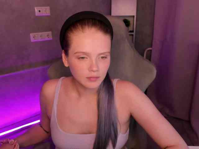 Alisa-Allison webcam
