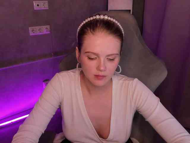 Alisa-Allison webcam