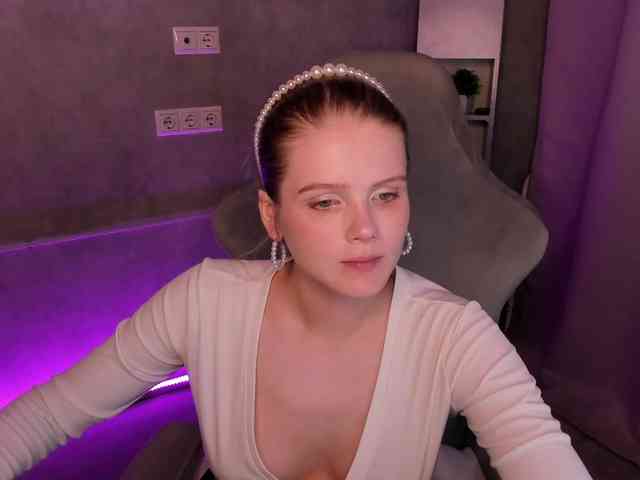 Alisa-Allison webcam