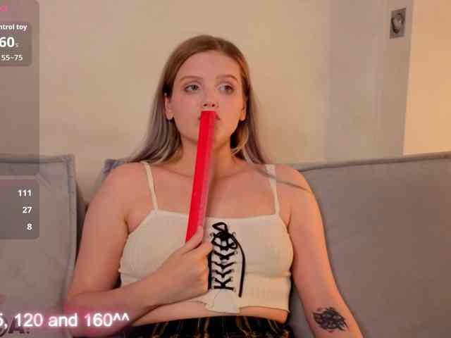 Alisa-Allison webcam