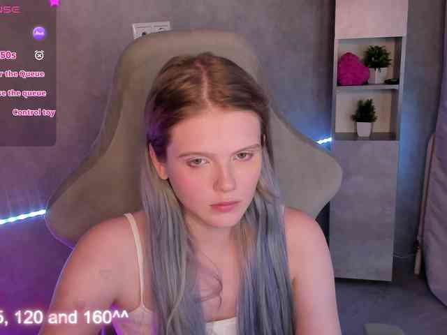 Alisa-Allison webcam