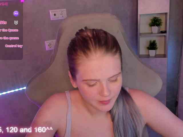 Alisa-Allison webcam