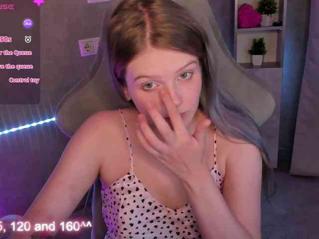 Alisa-Allison webcam