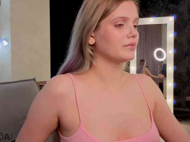 Alisa-Allison webcam