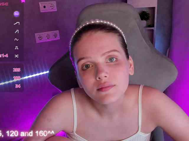 Alisa-Allison webcam