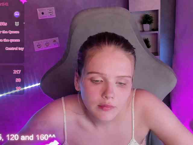 Alisa-Allison webcam