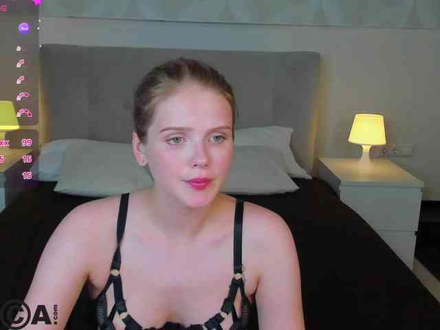 Alisa-Allison webcam