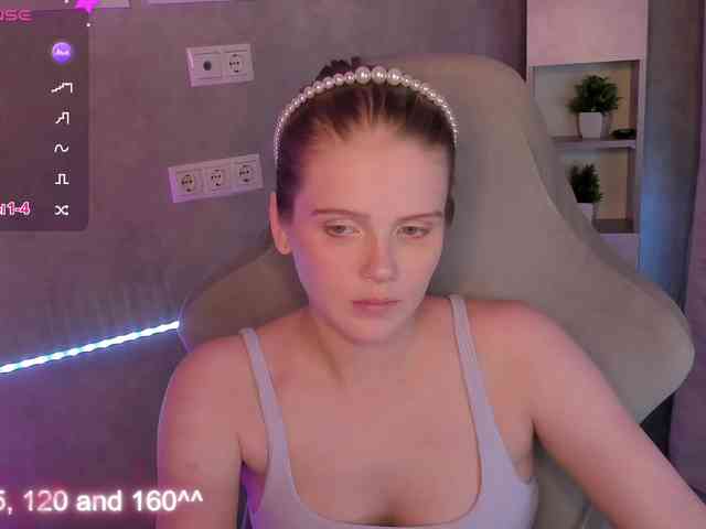 Alisa-Allison webcam