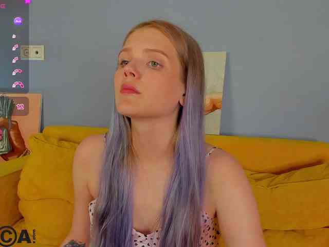 Alisa-Allison webcam