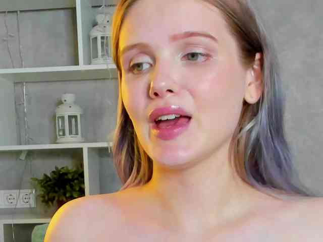 Alisa-Allison webcam