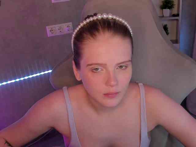 Alisa-Allison webcam