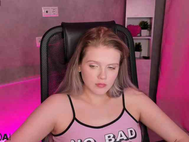 Alisa-Allison webcam
