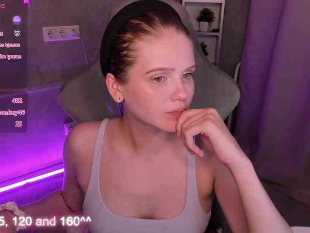 Alisa-Allison webcam