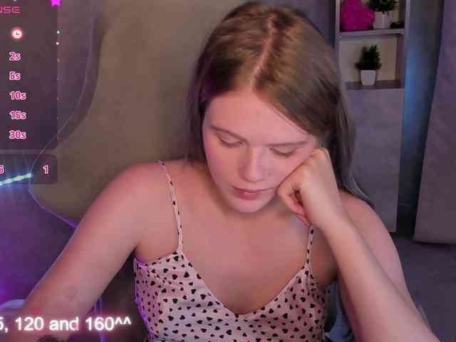 Alisa-Allison webcam