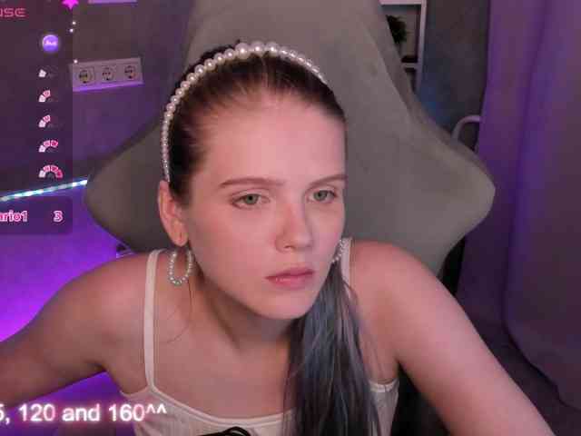 Alisa-Allison webcam