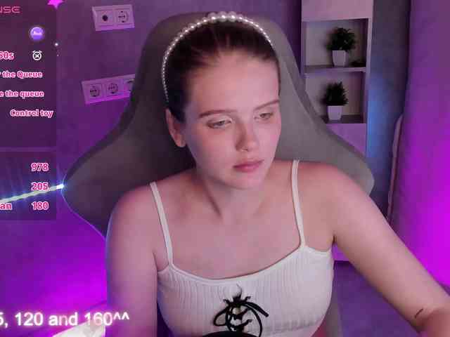 Alisa-Allison webcam
