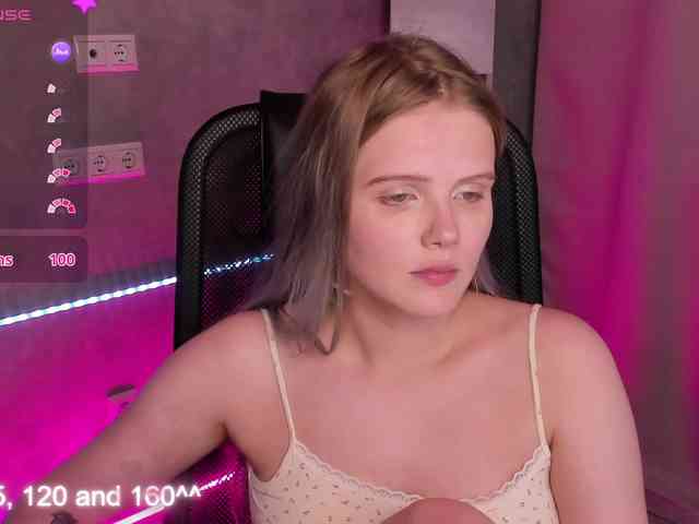 Alisa-Allison webcam