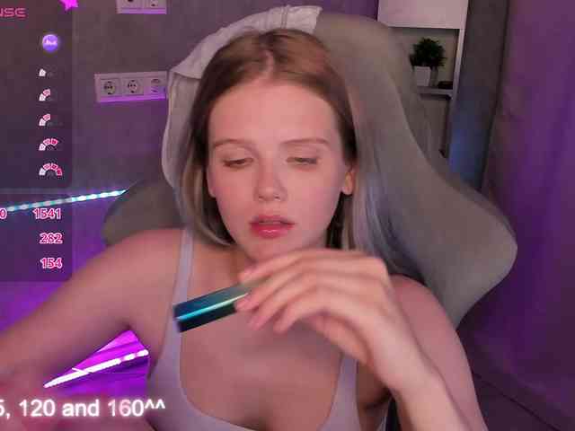 Alisa-Allison webcam