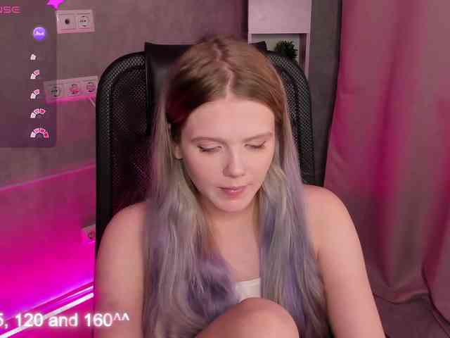 Alisa-Allison webcam