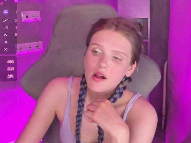 Alisa-Allison webcam