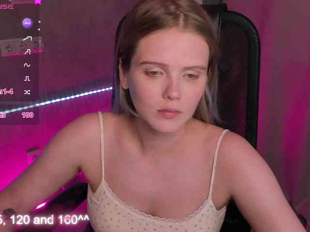Alisa-Allison webcam