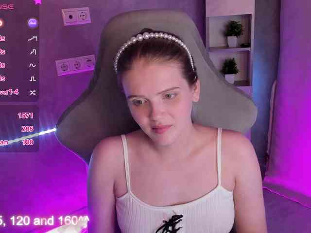 Alisa-Allison webcam
