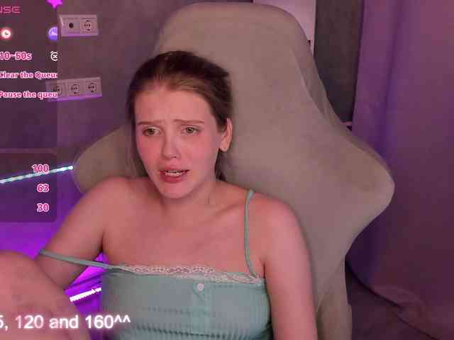 Alisa-Allison webcam