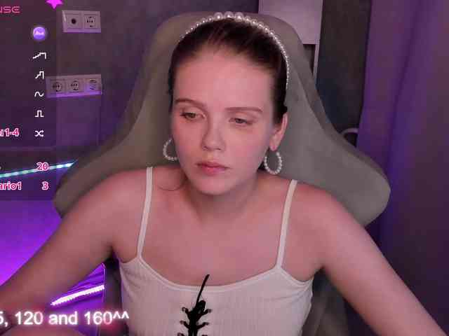 Alisa-Allison webcam