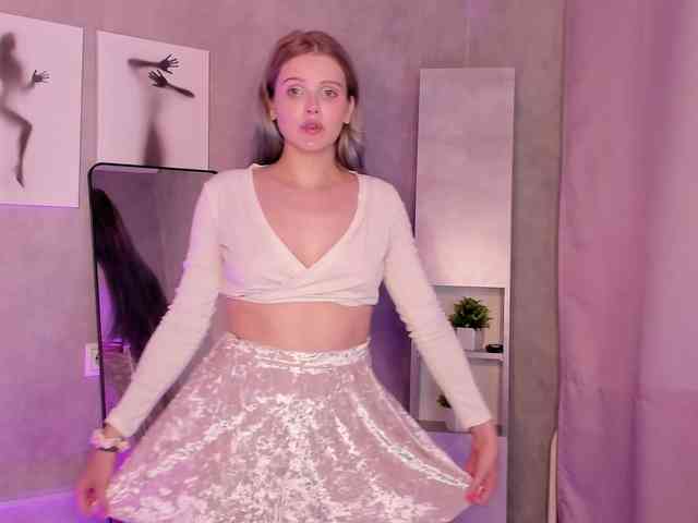 Alisa-Allison webcam