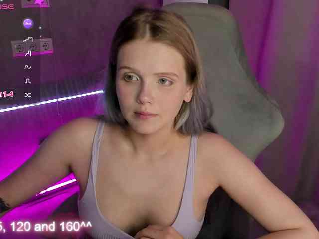 Alisa-Allison webcam