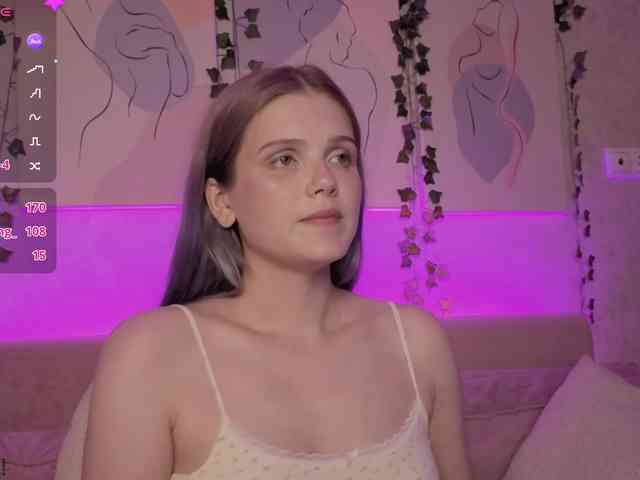 Alisa-Allison webcam