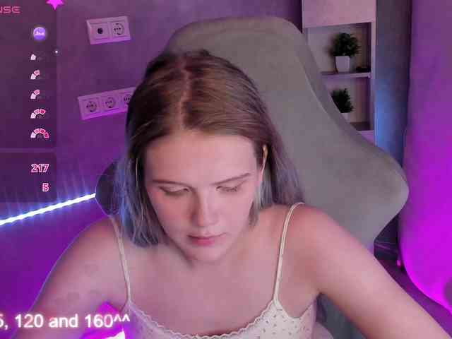 Alisa-Allison webcam