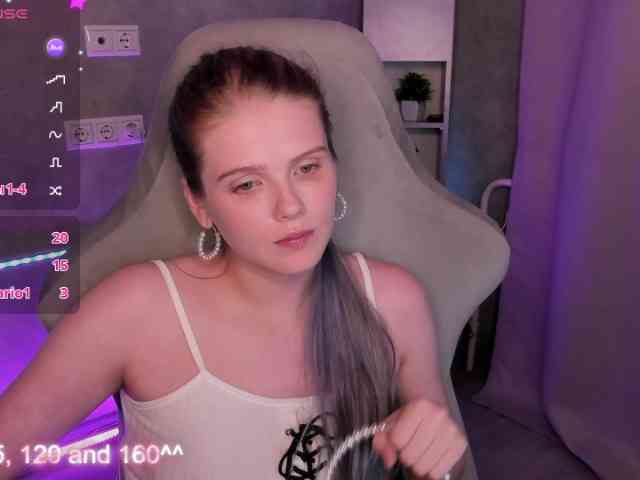 Alisa-Allison webcam