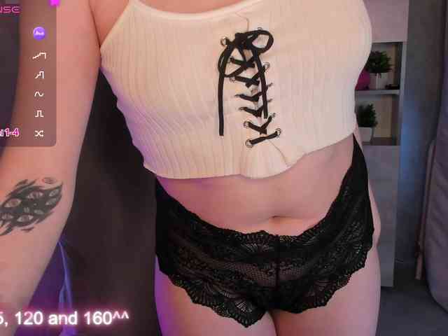 Alisa-Allison webcam