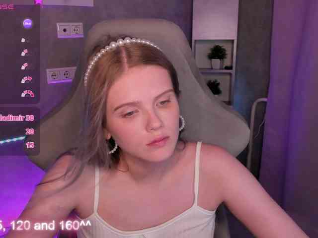 Alisa-Allison webcam