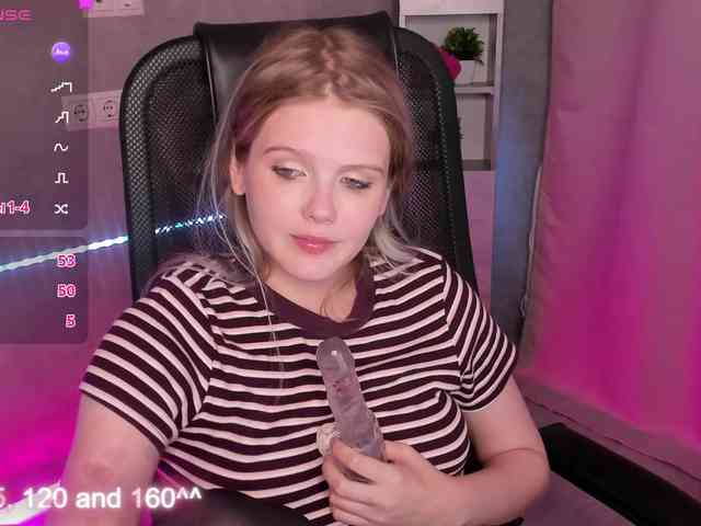 Alisa-Allison webcam