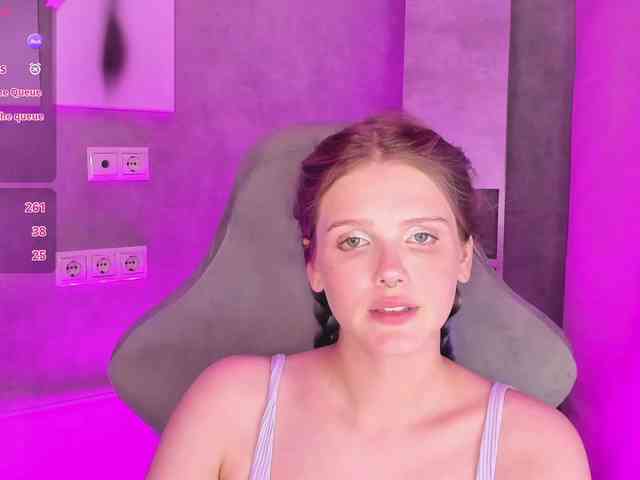 Alisa-Allison webcam