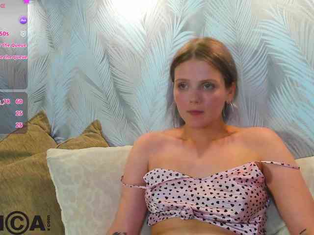 Alisa-Allison webcam